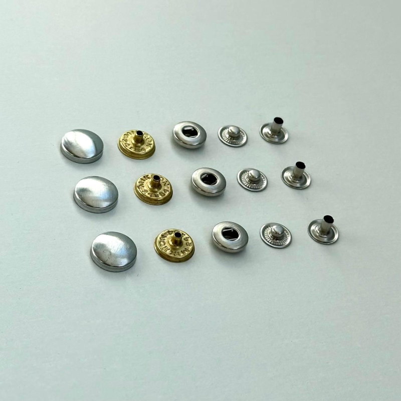 Кнопка для обтягування тканиною 18 мм (№28) 1000 шт Кнопка для обтягування тканиною 18 мм (№28) 1000 шт